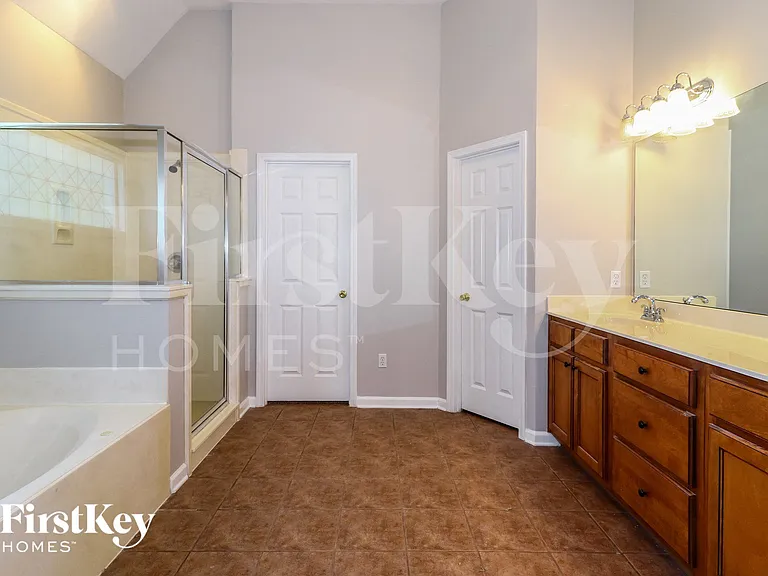 1323 Crossmont Cv — Photo 10