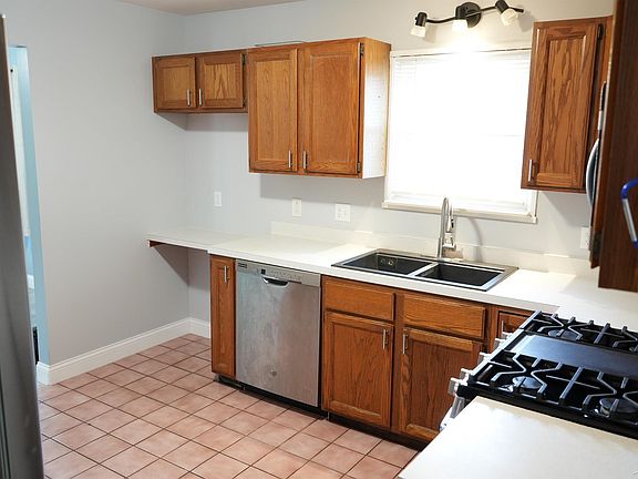 4th image of 750 Lutzke Rd