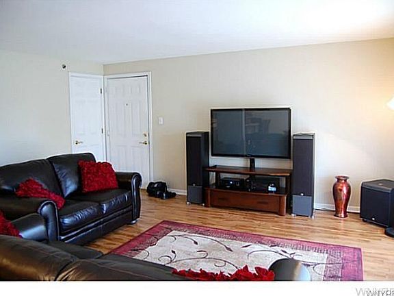 5th image of 12 Georgian Ln APT A