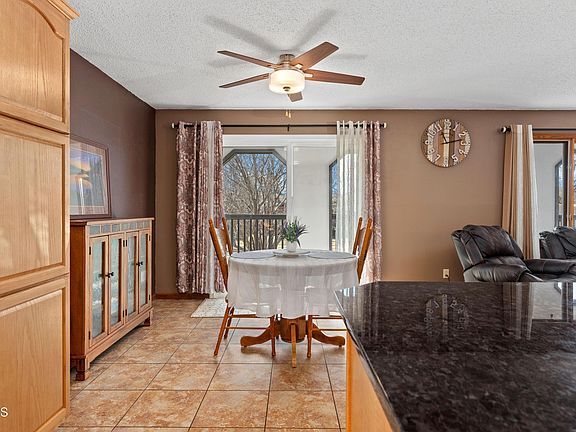 4th image of 2924 Vancouver Ln