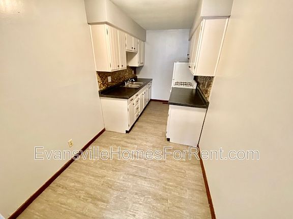 4th image of 3000 W Maryland St APT 1C