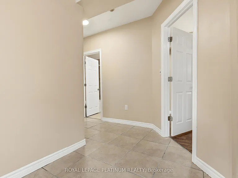 120 Sherman Ave S #7 — Photo 8