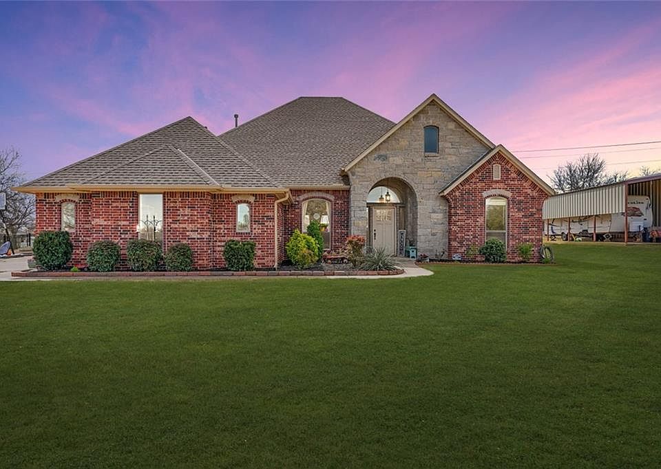 1st image of 863 Coyoteee Cir