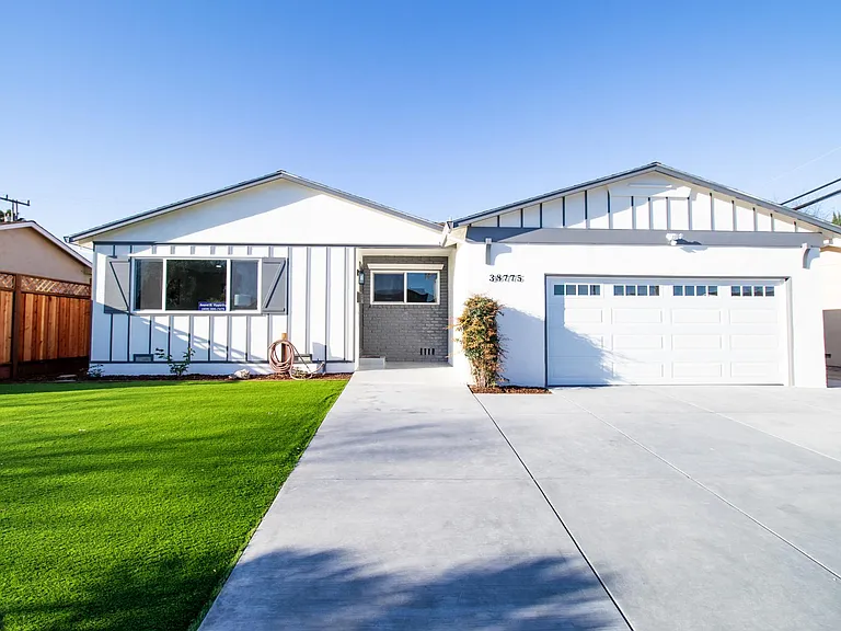 38775 Logan Dr — Photo 1