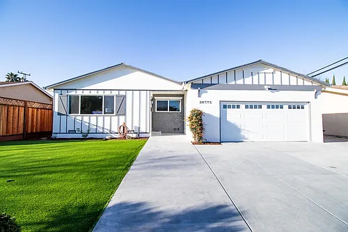 38775 Logan Dr Photo 1