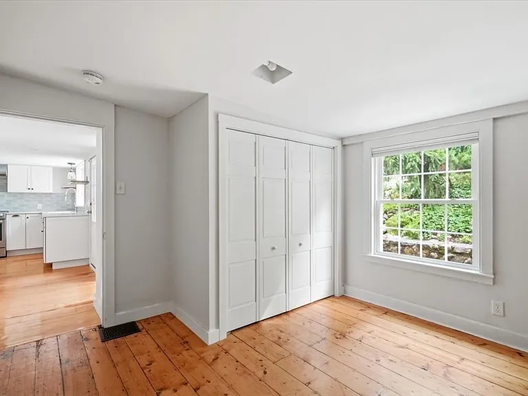 16 West St — Photo 14