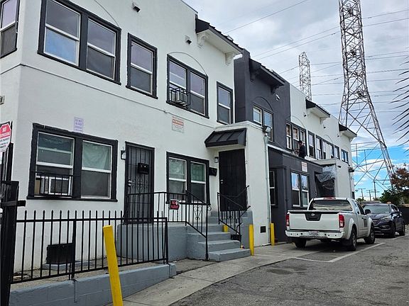 3rd image of 1527 E 92nd St