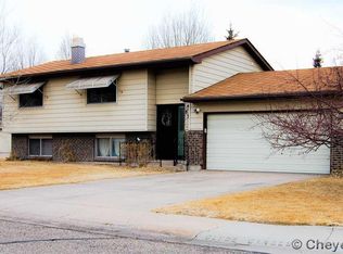 832 Clyde Cir, Cheyenne, WY 82001