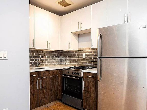4th image of 45 Melrose St APT 3A
