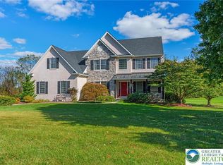 6581 Sweetbriar Ln, Zionsville, PA 18092