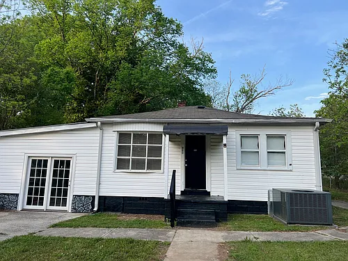 819 Skyland St Photo 1