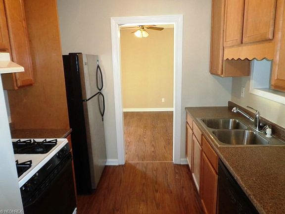 5th image of 127 Wandle Ave