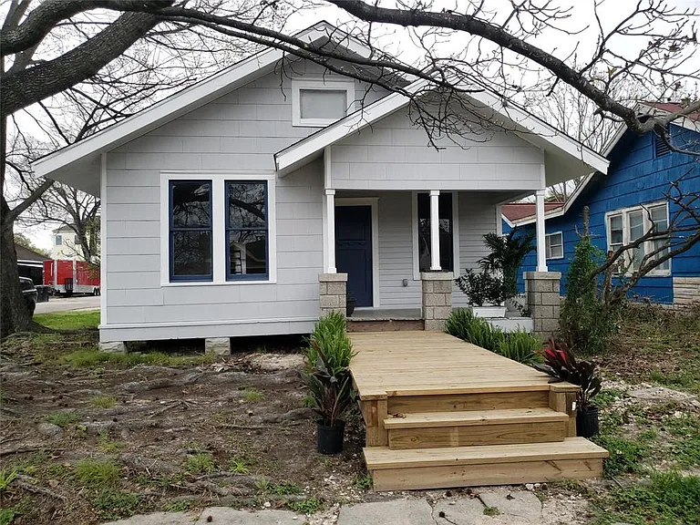 212 Northwood St — Photo 1