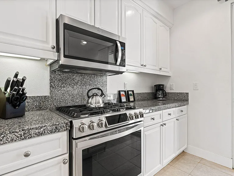 48584 Anastacia Ct — Photo 19