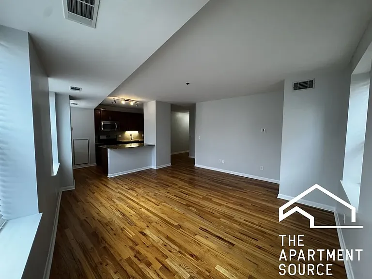 1467 W Fargo Ave #303 — Photo 9