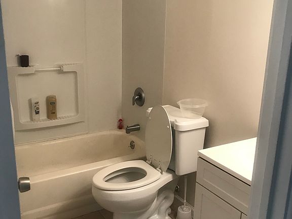 4th image of 124 Watertree Dr