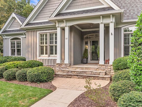 2nd image of 101 Winding Oaks Dr