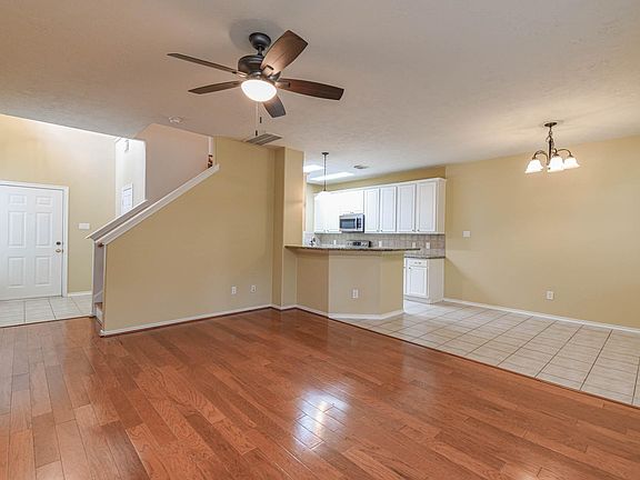 5th image of 213 E Summer Haze Cir