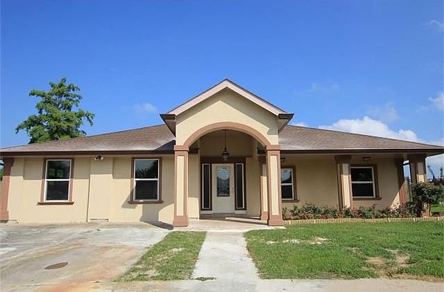 1st image of 9750 W Wheaton Cir