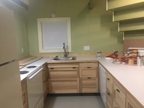 38 Jarvis St, Windsor, VT 05089