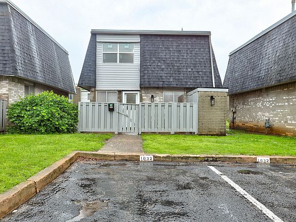 3rd image of 1632 Glenn Bo Dr