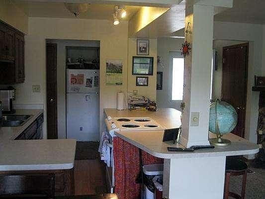3rd image of 300 Foxwood Dr