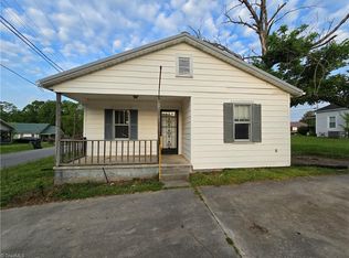 607 Sullivan St, Thomasville, NC 27360