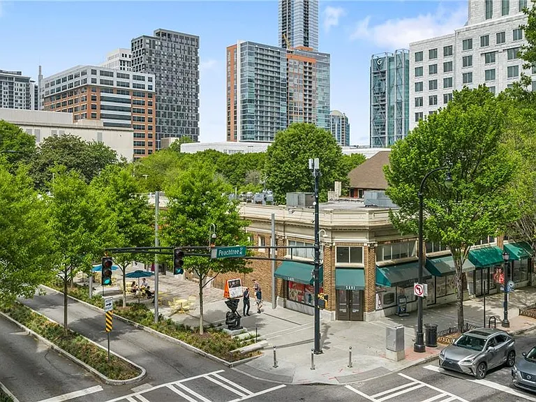 1080 Peachtree St NE #1306 — Photo 37