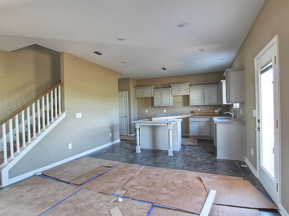 3rd image of 604 Eagle View Dr.- #7