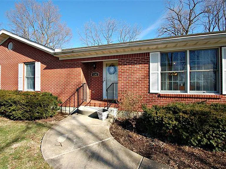 1293 Enochs Dr — Photo 21