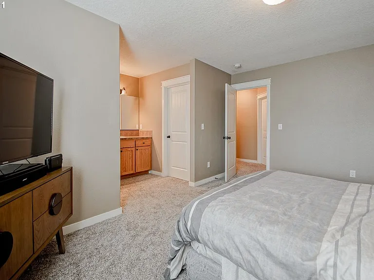 568 Donna Dr — Photo 23