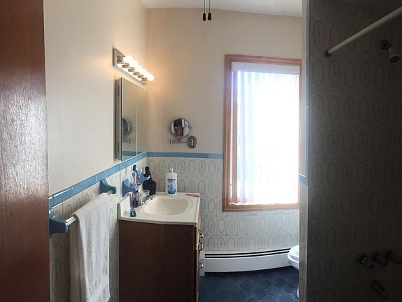 4th image of 6919 Caldwell Ave Floor 2