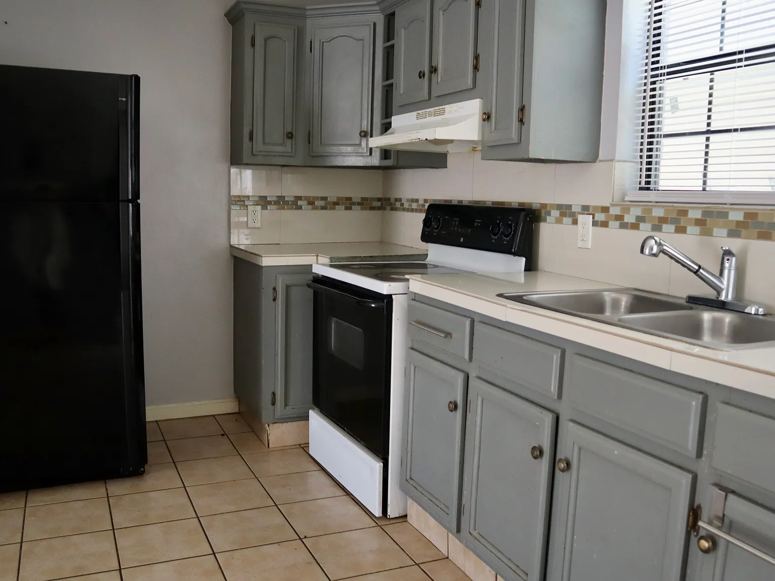 2 bed, 1.5 bath, $850 — Photo 4