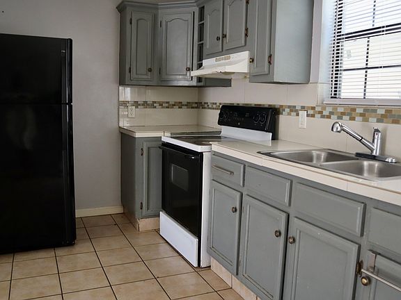 3rd image of 311 N Bridge St APT 1