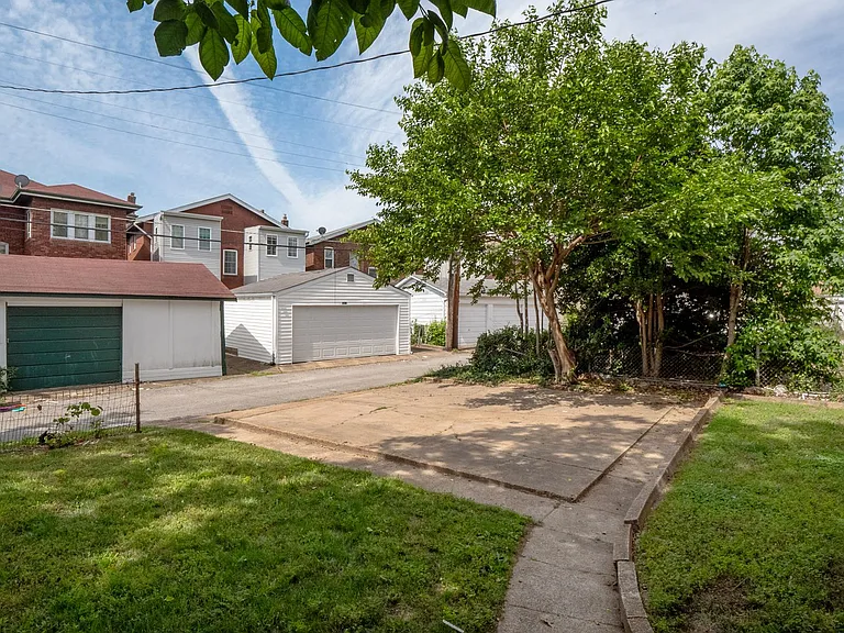 4934 Potomac — Photo 15