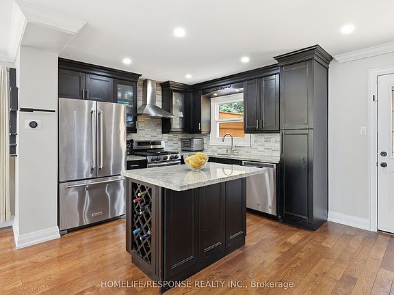 5th image of 680 Sweetwater Pl