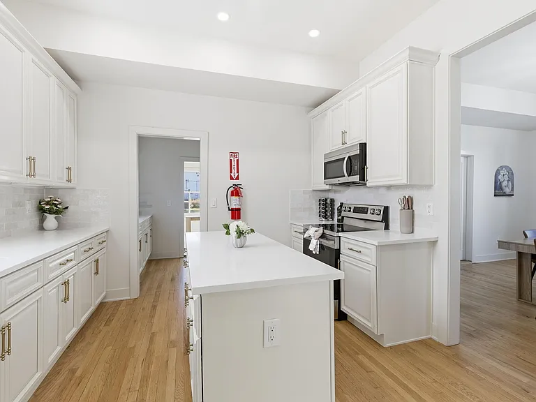 105 SW 9th St #A — Photo 30