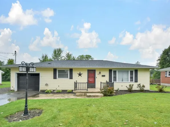 112 Ash Ln, Blanchester, OH 45107