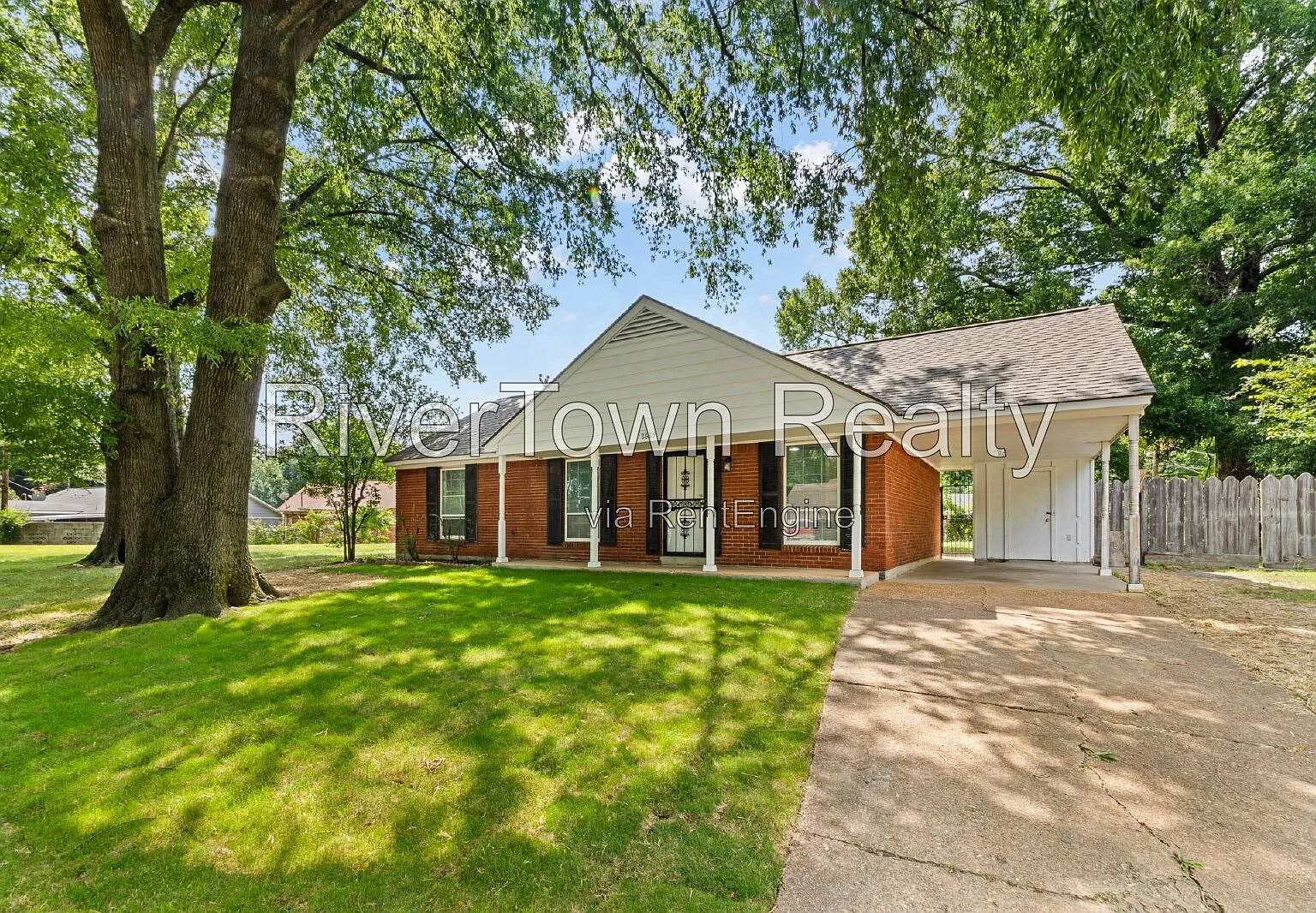 3 bed, 1.0 bath, 1025 sqft, $1,295 — Photo 1