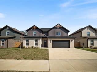 930 Moksha St, Centerton, AR 72719