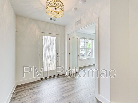 5th image of 3311 Woodland Phlox St