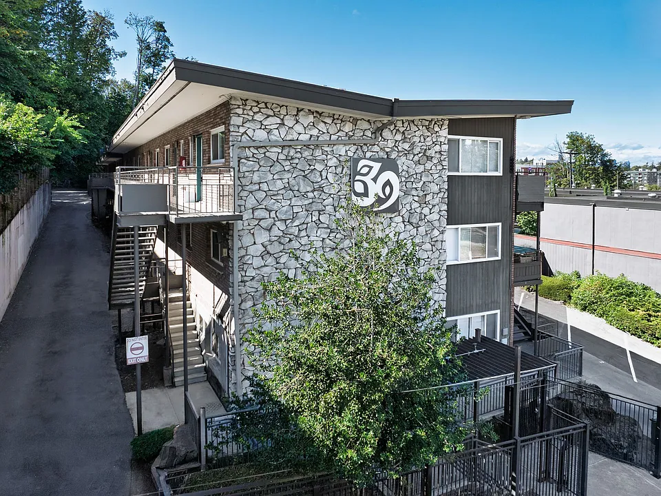 39th Ave Flats