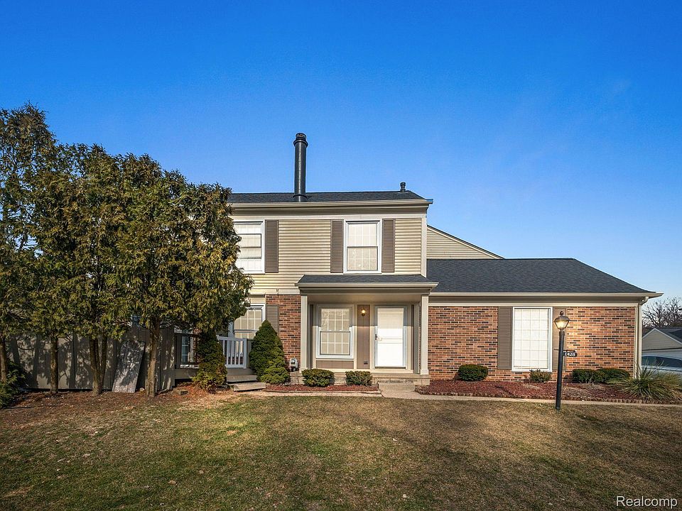 1st image of 1428 Crescent Ln