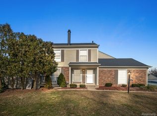 1428 Crescent Ln, Rochester, MI 48306