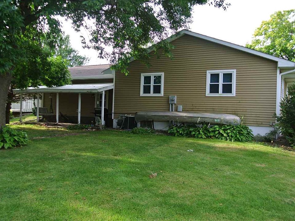 2nd image of 1209 Mechanic St
