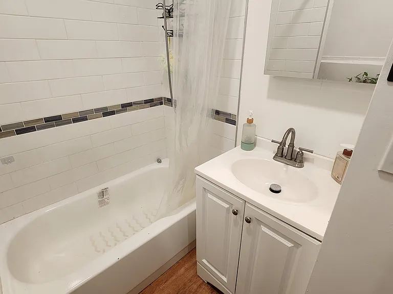 324 S 43rd St #2R — Photo 11