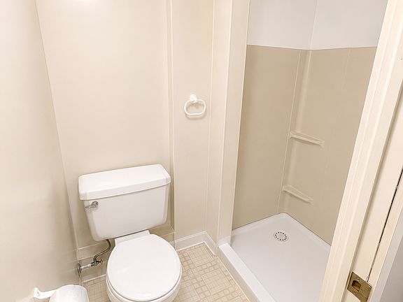 5th image of 903 Johnston Ave Unit C