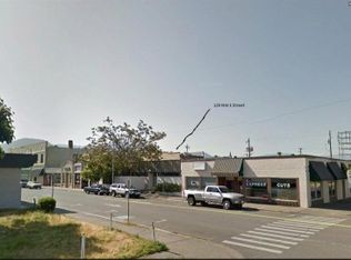 129 NW E St, Grants Pass, OR 97526