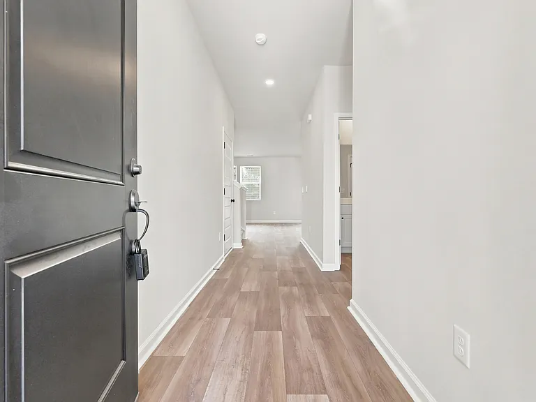 605 Southwind Way — Photo 8