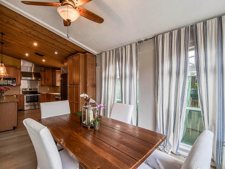 149 Cypress Cv — Photo 16